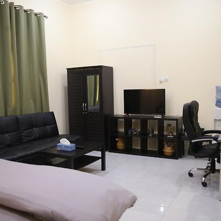 Luxury Private Studio Apartment Close To Airport อาบูดาบี ภายนอก รูปภาพ